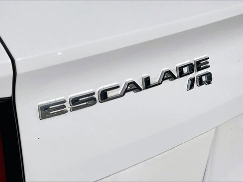Used 2025 Cadillac Escalade IQ Sport 2 image 9