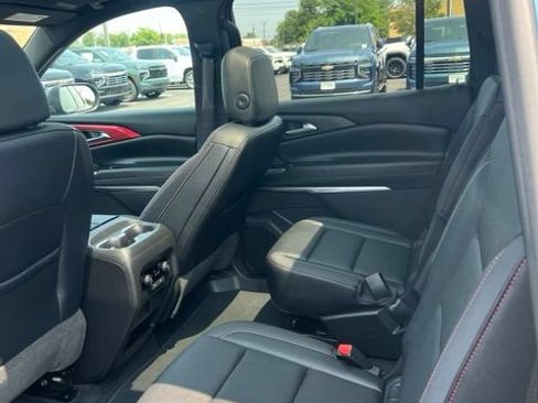 Used 2025 Chevrolet Traverse Z71 w/ Driver Confidence Package AWD/4WD image 16