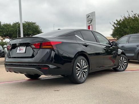 New 2026 Nissan Altima 2.5 SV FWD image 4