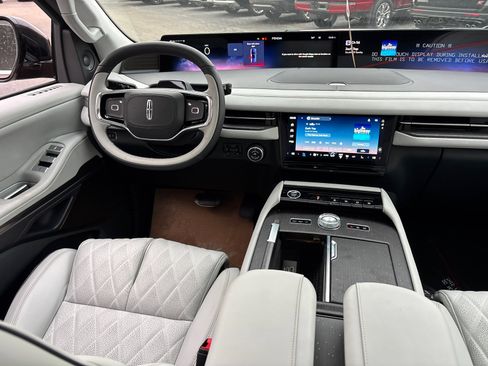 New 2026 Lincoln Navigator Black Label AWD/4WD image 30