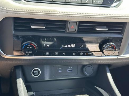 Used 2023 Nissan Rogue SV FWD image 29