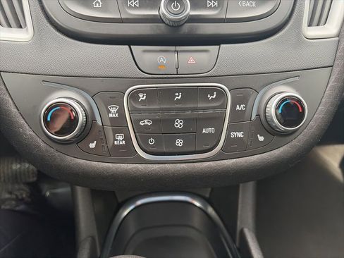 Used 2025 Chevrolet Malibu LT FWD image 17