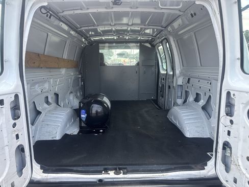Used 2010 Ford E-250 and Econoline 250 image 15