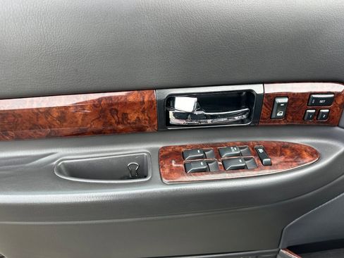 Used 2002 Lincoln LS image 11