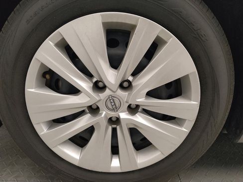 Used 2024 Nissan Sentra S FWD image 31