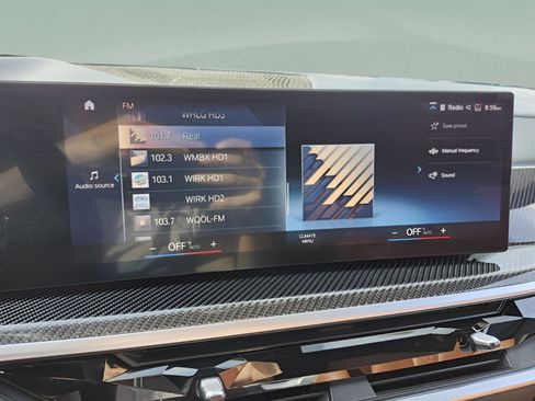 Used 2023 BMW X7 M60i w/ Executive Package image 22