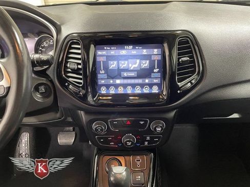 Used 2018 Jeep Compass Limited AWD/4WD image 17