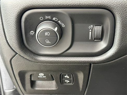 Used 2023 RAM 1500 Big Horn image 24