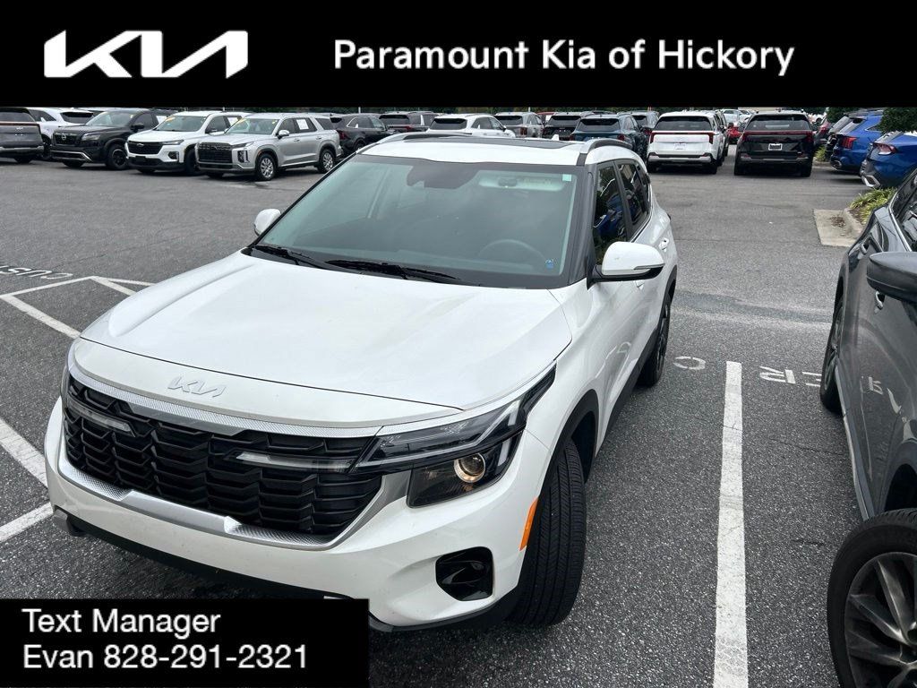 Used 2025 Kia Seltos EX w/ EX Sunroof Package FWD image 2