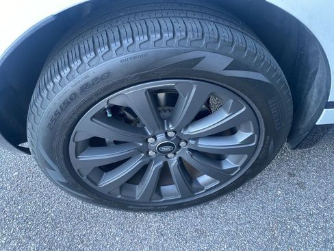 Used 2022 Land Rover Range Rover Velar R-Dynamic S image 13