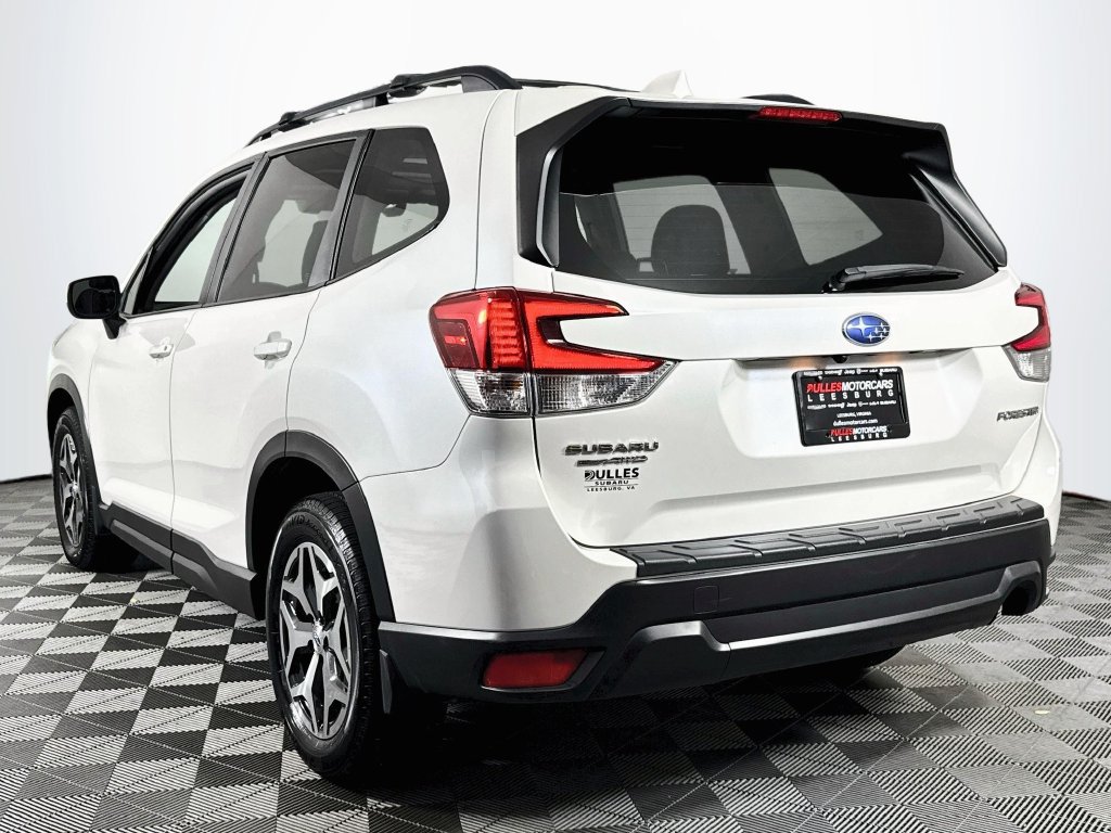 Used 2019 Subaru Forester Premium AWD/4WD image 5