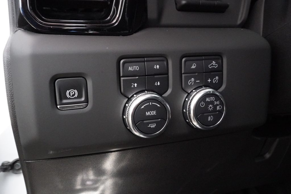 Used 2025 GMC Sierra 2500 AT4X AWD/4WD image 26