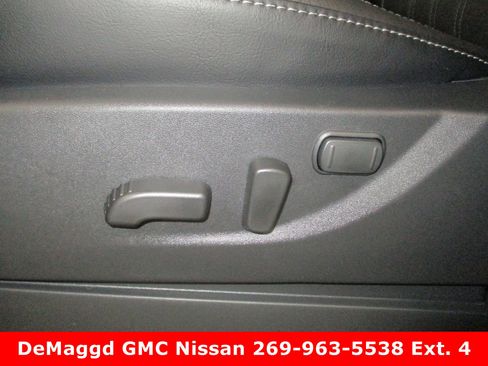 New 2025 Nissan Frontier SL image 16