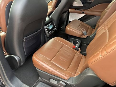 Used 2020 Lincoln Aviator Reserve w/ Equipment Group 202A image 20