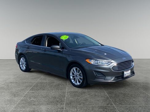 Used 2020 Ford Fusion SE FWD image 7