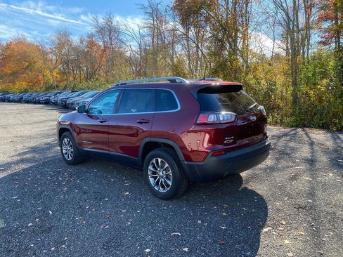 Used 2019 Jeep Cherokee Latitude Plus w/ Cold Weather Group image 8