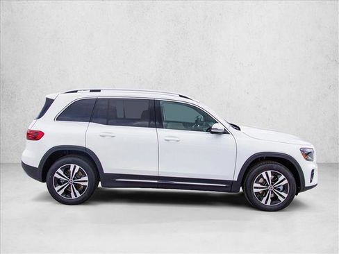 New 2026 Mercedes-Benz GLB 250 4MATIC image 4