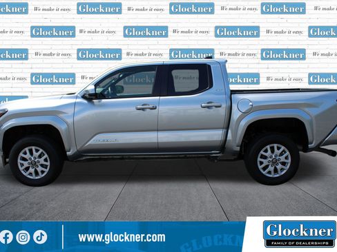 Used 2025 Toyota Tacoma SR5 AWD/4WD image 9