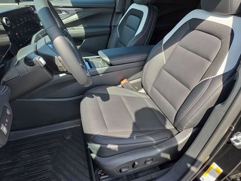 New 2025 Chevrolet Blazer EV LT image 18