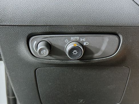 Used 2025 Buick Encore GX Preferred FWD image 17