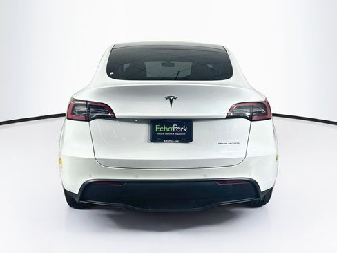 Used 2022 Tesla Model Y Long Range AWD/4WD image 7