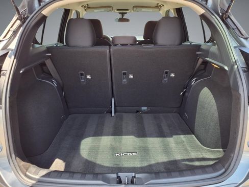 Used 2022 Nissan Kicks SV FWD image 10