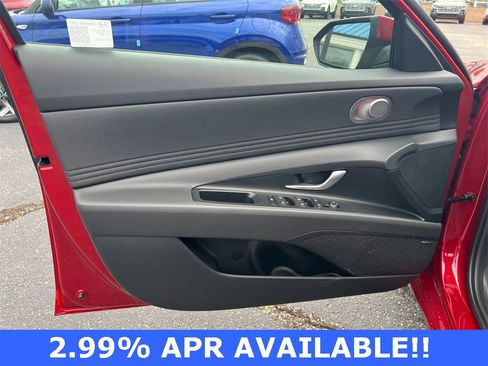 Certified 2025 Hyundai Elantra Limited image 10