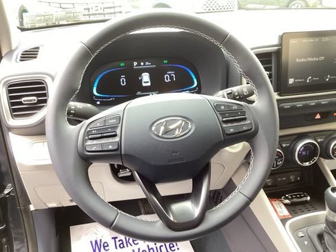 New 2026 Hyundai Venue SEL FWD image 29