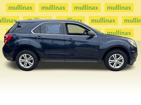 Used 2017 Chevrolet Equinox LS FWD image 2