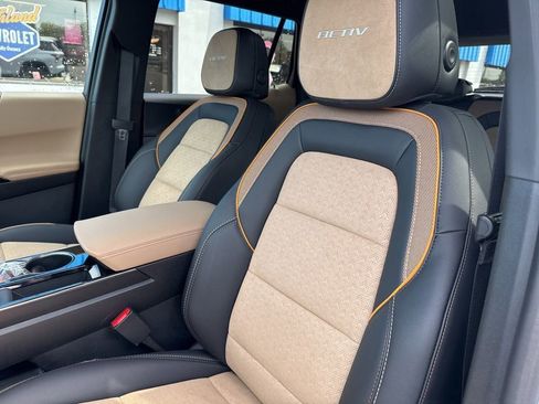New 2026 Chevrolet Equinox ACTIV w/ Convenience Package III AWD/4WD image 29
