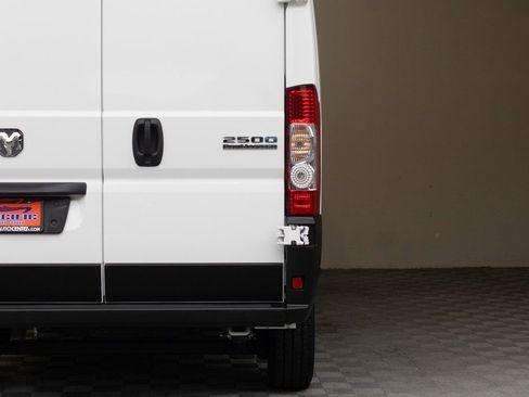 Used 2025 RAM ProMaster 2500 w/ Convenience Group image 8