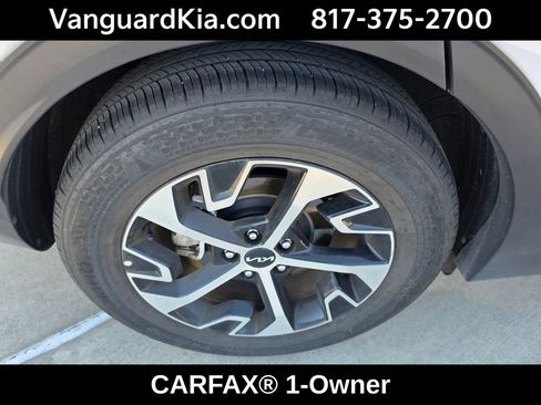 Certified 2024 Kia Sportage EX image 32