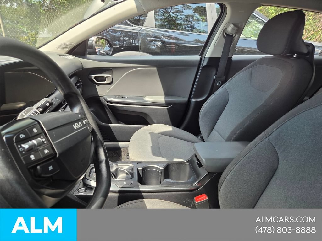 Used 2025 Kia K4 FWD image 3