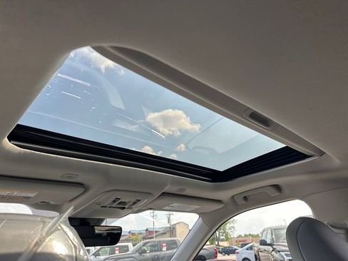 New 2026 Toyota Highlander Limited AWD/4WD image 8
