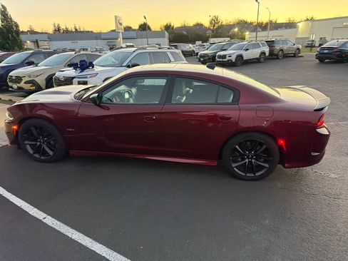 Used 2019 Dodge Charger R/T w/ Plus Group RWD image 6
