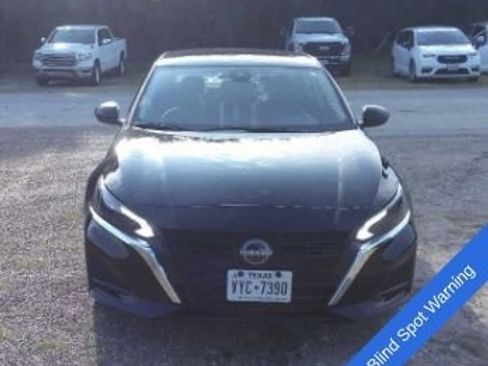 Used 2025 Nissan Altima 2.5 SV AWD/4WD image 6