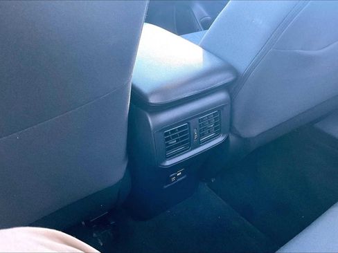Used 2021 Toyota RAV4 XLE image 27