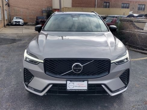 New 2026 Volvo XC60 B5 Plus w/ Protection Package Premier image 4