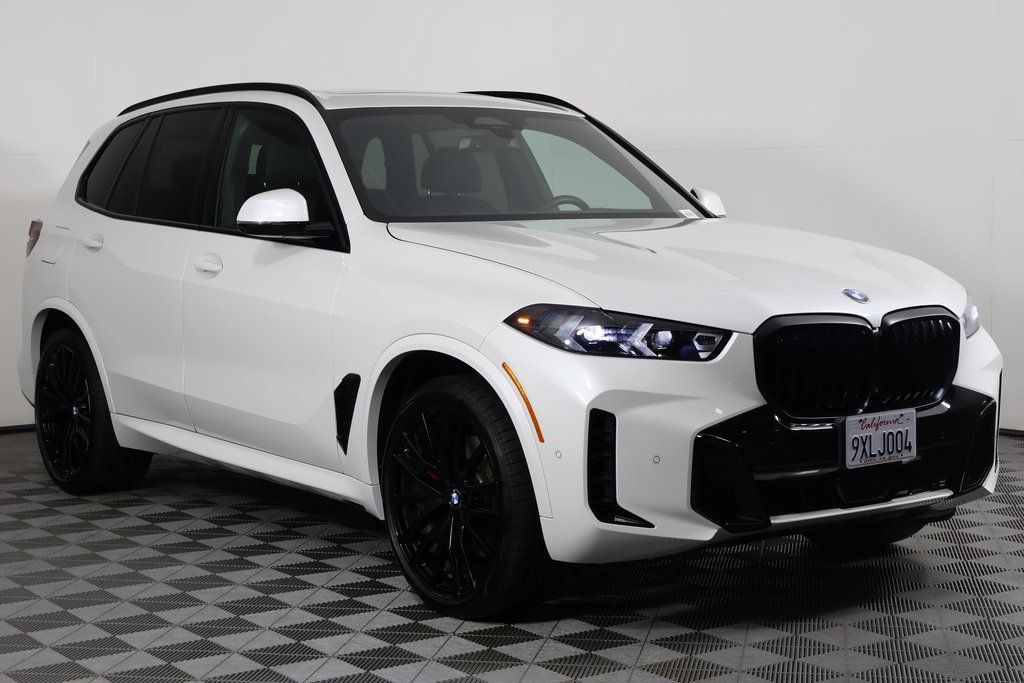 Certified 2026 BMW X5 xDrive40i w/ M Sport Package AWD/4WD image 3