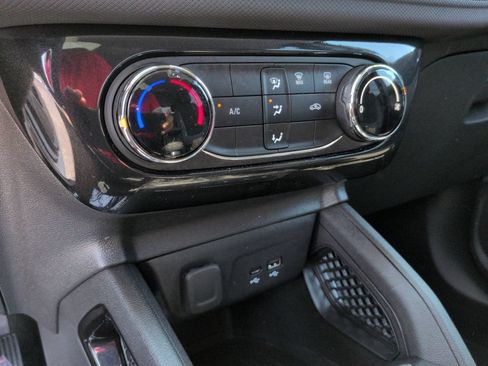 Used 2025 Chevrolet TrailBlazer LT w/ Driver Confidence Package FWD image 25