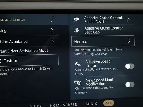 Used 2025 Land Rover Range Rover Sport Dynamic SE image 32