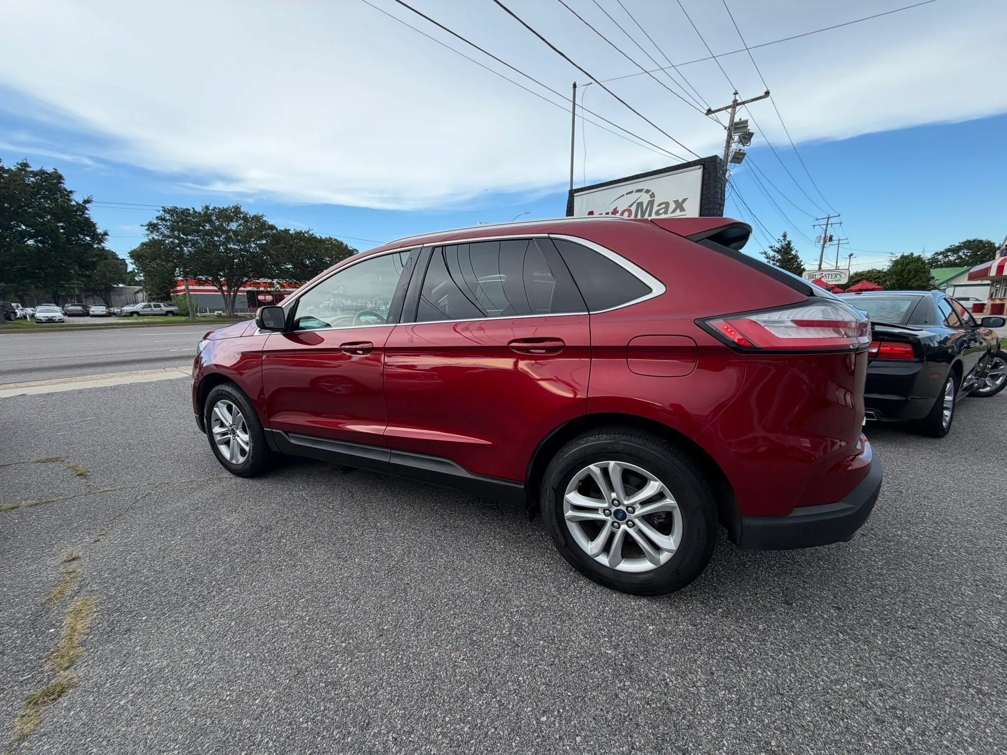 Used 2019 Ford Edge SEL w/ Equipment Group 201A FWD image 3