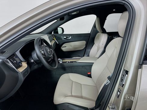 Used 2026 Volvo XC60 B5 Plus w/ Protection Package Premier AWD/4WD image 8