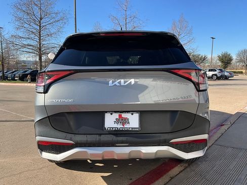 Used 2023 Kia Sportage EX image 7