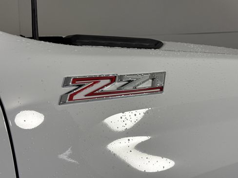 Used 2021 Chevrolet Silverado 2500 LT w/ Convenience Package image 9