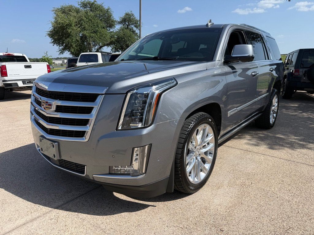 Used 2020 Cadillac Escalade Premium Luxury RWD image 3
