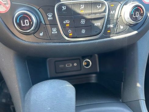 Used 2024 Chevrolet Equinox LT AWD/4WD image 30