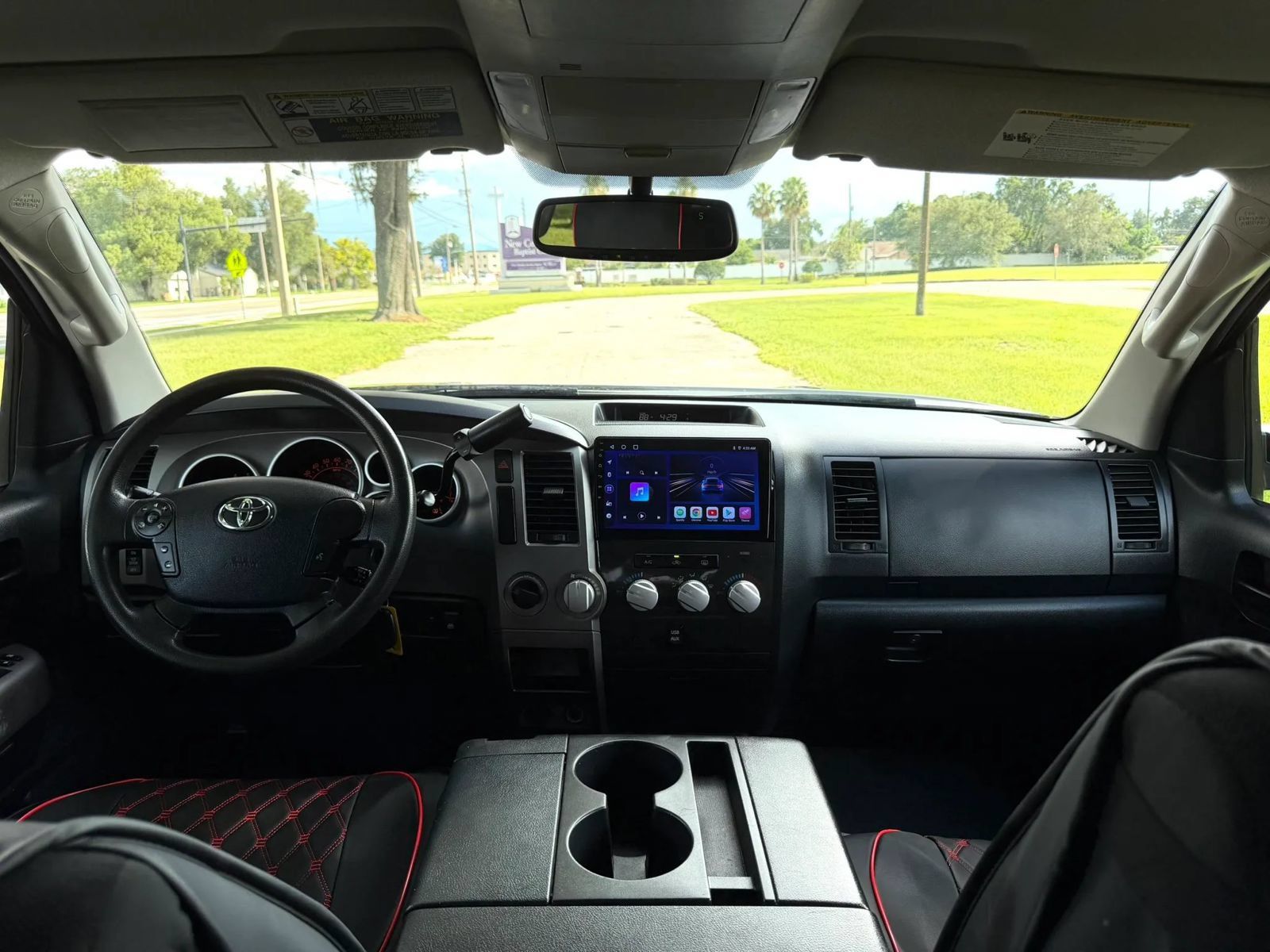 Used 2013 Toyota Tundra 4x4 CrewMax w/ Tow Pkg image 11