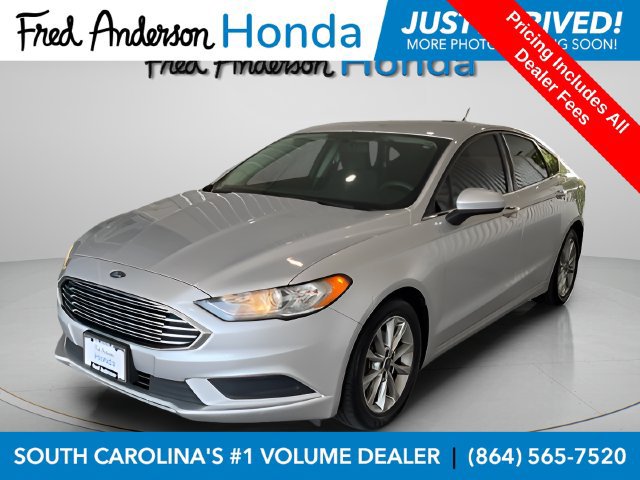 Used 2017 Ford Fusion SE w/ Fusion SE Technology Package FWD image 1