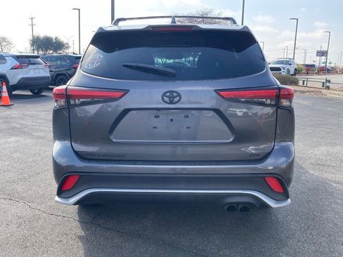 Certified 2021 Toyota Highlander XSE image 6